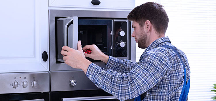 Residential Microwave Repair in Cambridge